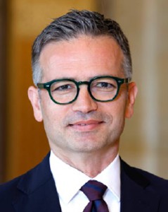 portrait mentor latifi